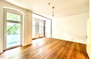 Wohnung kaufen in Görlitzer-Park, 10999 Berlin, Berlin - Großzügige 1-Zimmer-Altbauwohnung mit Balkon und Einbauküche direkt am Görlitzer Park