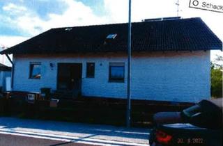 Einfamilienhaus kaufen in 91341 Röttenbach, Röttenbach - Einfamilienhaus mit unterkellerter Einzelgarage in Röttenbach