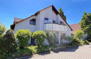 Wohnung kaufen in 71083 Herrenberg, Herrenberg - Sanierte 2- bis 3-Zimmer-Wohnung nur wenige Fußminuten zur S-Bahn