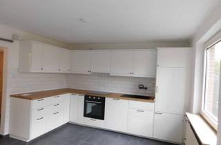 Wohnung mieten in Grossers Allee, 25767 Albersdorf, Schöne und sanierte 4-Zimmer-Wohnung mit gehobener Innenausstattung mit Einbauküche in Albersddorf
