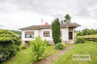 Haus kaufen in 66564 Ottweiler, WINKEL - Bungalow mit Garage und großem Grundstück in Feldrandlage von Lautenbach!
