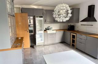 Wohnung kaufen in Schönbergstraße 127A, 79285 Ebringen, Charmante Erdgeschosswohnung mit Garten in ruhiger Lage von Ebringen: grün gelegen, ideal angebunden