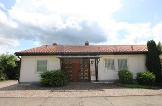 Haus kaufen in 78176 Blumberg, Ebenerdiges Wohnen mit Weitblick: Gepflegter Bungalow mit Einliegerwohnung, sonnigem Garten und Panorama in Toplage von Blumberg!