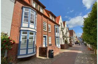 Wohnung kaufen in 25813 Husum, HUSUM TOPLAGE: Schöne kompakte 2- Zi- Wohnung mit Terrasse & Parkplatz zwischen Schloss und Markt!