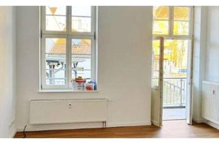 Wohnung kaufen in Rudolf-Breitscheid-Straße xxx, 14943 Luckenwalde, Exklusive, geräumige und modernisierte 1-Zimmer-Wohnung mit Balkon und EBK in Luckenwalde