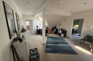Wohnung mieten in Feldstraße 15, 35094 Lahntal, 2,5-Zimmer-Dachgeschosswohnung mit geh. Innenausstattung mit Balkon und EBK in Lahntal