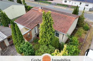 Einfamilienhaus kaufen in Friedenstraße 14, 15806 Zossen, Einfamilienhaus mit zwei Garagen auf großem Grundstück in ruhiger Wohnlage