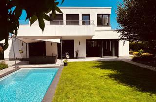 Villa kaufen in 47803 Inrath/Kliedbruch, Aussergewöhnliche Bauhausvilla mit Außenpool und Basketballplatz nahe Düsseldorf mit 400 qm Fläche