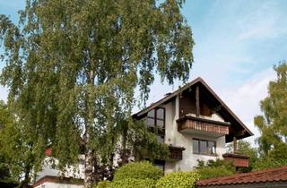 Wohnung kaufen in 82229 Seefeld, Dachgeschossjuwel über den Dächern von Seefeld mit Gartenanteil –renovierungsbedürftig mit Potential