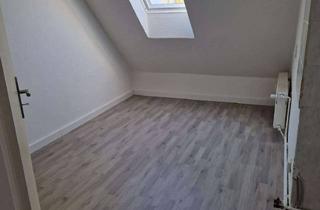 Wohnung mieten in Celler Straße, 31157 Sarstedt, Gepflegte und sanierte DG-Wohnung mit einem Zimmer in Sarstedt OT Gödringen