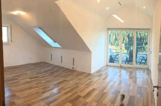 Wohnung kaufen in 72293 Glatten, Glatten - Helle Dachgeschosswohnung mit Dachstudio, Provisionsfrei!