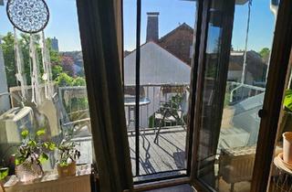 Wohnung kaufen in 65428 Rüsselsheim, Rüsselsheim am Main - Zweizimmer Dachgeschosswohnung am Waldrand von Königstädten