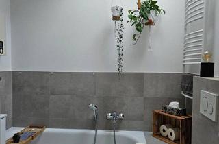 Wohnung kaufen in 65428 Rüsselsheim, Rüsselsheim am Main - Zweizimmer Dachgeschosswohnung am Waldrand von Königstädten