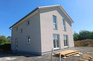 Einfamilienhaus kaufen in Karl-Förster-Weg, 36103 Flieden, *** Neuwertiges Einfamilienhaus mit KfW 40 Plus QNG-Standard und PV-Anlage ***