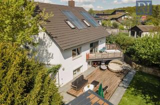Einfamilienhaus kaufen in 97340 Marktbreit, Ihr privates Refugium – Stilvolles Wohnen mit Poolanlage