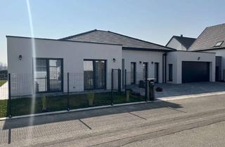 Haus kaufen in 79206 Breisach, *RE/MAX Exklusiv!* Energieeffizienzhaus A Bungalow BJ 2022 mit 10 Jahren Garantie plus Ausbaureserve