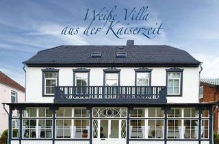 Villa kaufen in Am Lotsenberg 11, 23570 Travemünde, Weiße Villa Travemünde. 200 m von der Trave entfernt. Gehobene Wohnlage. Inkl. Baugrundstück