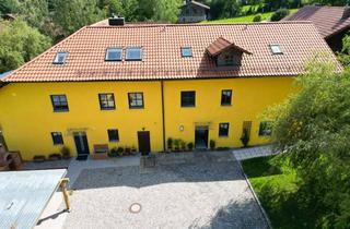 Bauernhaus kaufen in 84364 Bad Birnbach, Großzügiges Anwesen mit historischem Bauernhaus und drei modernen Gebäudeteilen