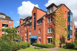 Anlageobjekt in Ahornweg XX, 18516 Süderholz, Ehem. Gutshaus