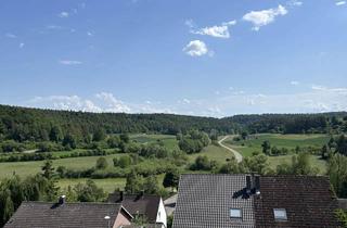 Wohnung kaufen in 71134 Aidlingen, Helle 2,5-DG-Wohnung mit Balkon und toller Aussicht