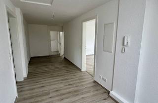 Wohnung mieten in Gartenstraße, 31812 Bad Pyrmont, Frisch sanierte, helle 3,5-Raum-Dachgeschosswohnung mit neuer EBK in Bad Pyrmont – 75 m²