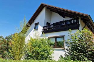 Wohnung kaufen in 96215 Lichtenfels, Attraktive 4 Zimmer-Dachgeschosswohnung im gepflegten Einfamilienhaus