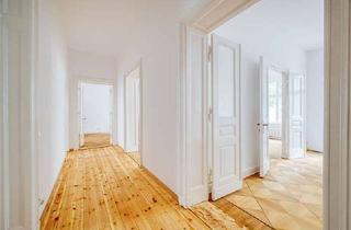 Wohnung kaufen in Grolmanstraße 52, 10623 Charlottenburg, Altbauromantik am Savignyplatz