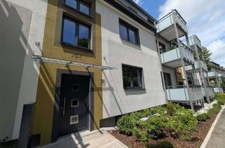 Sozialwohnungen mieten in Am Grünewald 49, 58507 Lüdenscheid, Nur mit WBS für 2 Personen - Nach Modernisierung: Helle 2 Zimmerwohnung mit Balkon