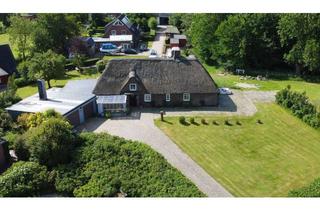 Haus kaufen in 25889 Uelvesbüll, Charmantes Reetdachhaus in idyllischer Lage auf der Halbinsel Eiderstedt mit potenziellem Bauland