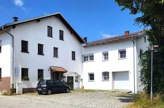 Haus kaufen in 94548 Innernzell, Charmantes Zweifamilienhaus - Ideal für Familien oder Mehrgenerationenwohnen