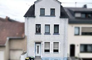 Haus kaufen in 66740 Saarlouis, Ein-Zweifamilienhaus in sehr zentraler Lage von Fraulautern/Saarlouis