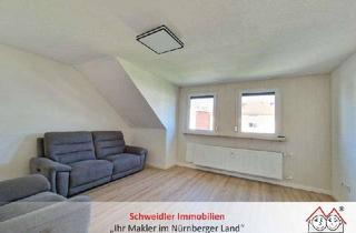 Wohnung kaufen in 91207 Lauf, Einziehen & Wohlfühlen: Gemütliches 3-Zimmer-Dachgeschossjuwel mit EBK u.v.m. in Lauf-Kotzenhof
