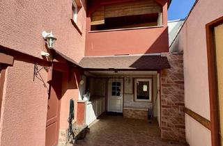 Wohnung kaufen in 67245 Lambsheim, Charmantes Haus als Alternative zur Wohnung – mit Hof und Balkon