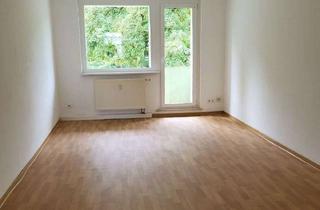 Wohnung mieten in Hermann-Matern-Straße 26, 15320 Neuhardenberg, 3 -Raumwohnung im Hochparterre mit Tageslichtbad + Balkon + Aufzug!