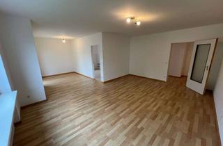 Wohnung mieten in 61250 Usingen, Helle 3-Zimmer-Wohnung mit Balkon, Tageslichtbad & Gäste-WC