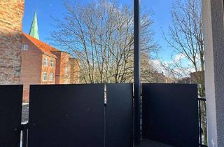 Wohnung mieten in Mühlenstraße 25, 23552 Innenstadt, Modern sanierte 2 Zi.-Altbauwohnung mit Balkon auf der Lübecker Altstadtinsel