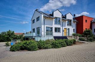 Haus kaufen in 94339 Leiblfing, Familienfreundlich wohnen in Leiblfing: Lichtdurchflutetes Reihenendhaus mit Balkon und Garage