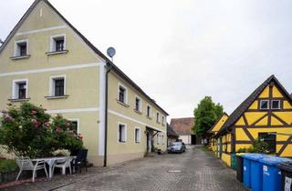 Bauernhaus kaufen in 90427 Buch, Kapitalanlage mit Charakter: Historischer Bauernhof mit 5 Einheiten & Ausbaureserve!
