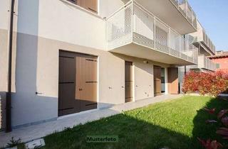 Anlageobjekt in Heidelberger Straße XX, 64546 Mörfelden-Walldorf, Dreifamilienhaus, Garten und Stellplätze