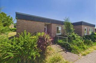 Einfamilienhaus kaufen in 66802 Überherrn, Charmanter Reihenbungalow in ruhiger Lage von Überherrn – 106 m² Wohnkomfort auf 623 m² Grundstück!