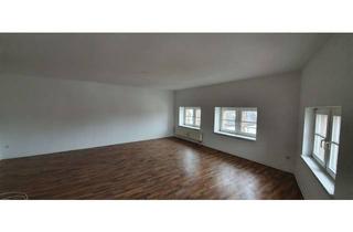 Wohnung mieten in Katharinenplatz, 04643 Geithain, Frisch renovierte 4-Raumwohnung mit Außensitz.