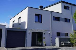 Doppelhaushälfte kaufen in 71088 Holzgerlingen, Moderne Doppelhaushälfte mit Garten, Terrasse und Garage in naturnaher Lage