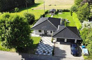 Einfamilienhaus kaufen in 57632 Giershausen, Giershausen - Barrierefreies Paradies mitten im Grünen. Walmdach-Bungalow aus 2018, Doppelgarage u. großem Garten
