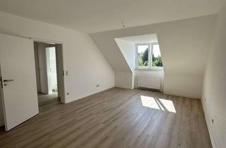 Wohnung kaufen in 33330 Gütersloh, Renovierte 2-Zimmer-Dachgeschosswohnung mit Garagenstellplatz in Gütersloh