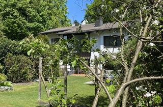 Wohnung kaufen in 82340 Feldafing, 4-Zimmer-Wohnung mit 2 Balkonen und 500qm eigenen Garten in Feldafing See Nähe