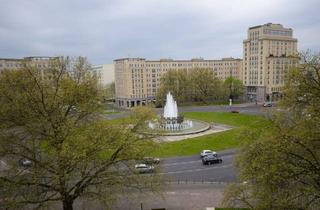 Wohnung kaufen in Strausberger Platz, 10243 Friedrichshain, Lichtdurchflutete 2-Zimmer-Wohnung mit Charme am Strausberger Platz
