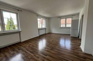 Wohnung mieten in 96465 Neustadt, Renovierte 3-Zimmerwohnung mit Einbauküche und Garage in Marktplatznähe!