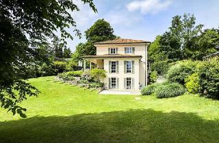 Villa kaufen in 82067 Ebenhausen, Wohnen wie im Urlaub – Elegante Villa mit traumhaftem und unverbaubarem Alpenblick