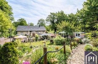 Mehrfamilienhaus kaufen in 24159 Friedrichsort, Kapitalanlage mit Eigennutzung: Historisches Mehrfamilienhaus mit 4 Wohneinheiten in guter Lage v...