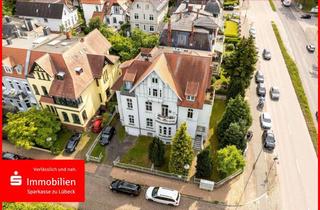 Mehrfamilienhaus kaufen in 23568 St. Gertrud, Repräsentatives Altbau-Mehrfamilienhaus in begehrter Lage - 4 Wohneinheiten plus Gewerbe